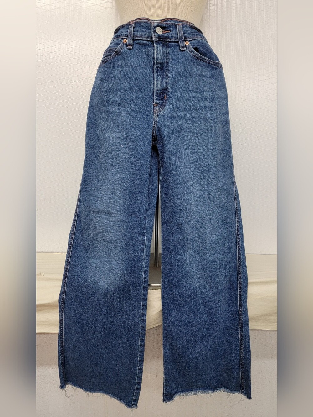 Levi's 70's Style Wide Leg Jeans